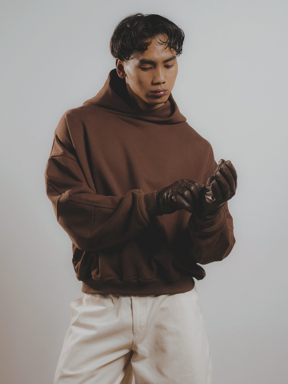 THE HOODED SWEATSHIRT - BROWN
