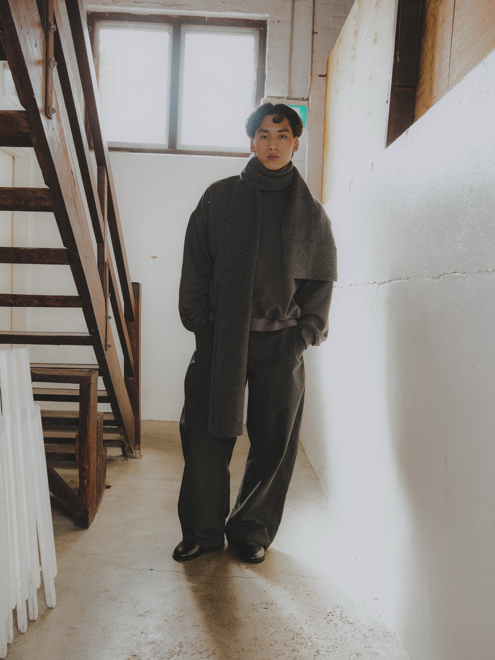 CREWNECK SWEATSHIRT - BASALT