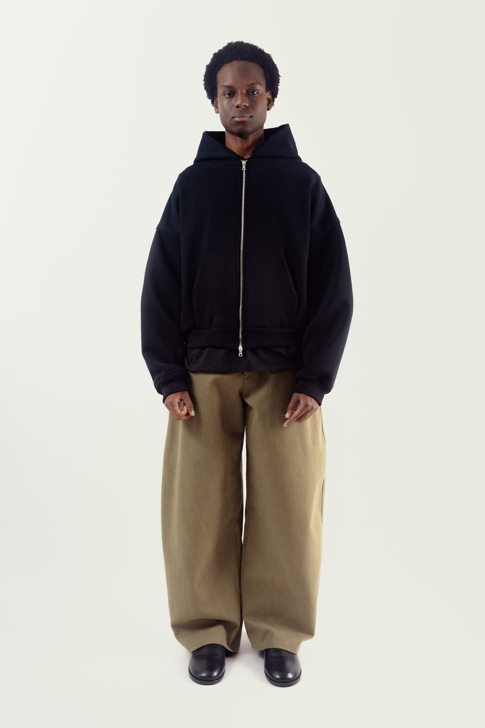 ZIP-UP HOODED SWEATSHIRT - BLACK